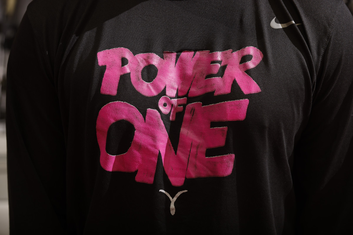 021322_WBB_Pink_Kentucky_JH7544